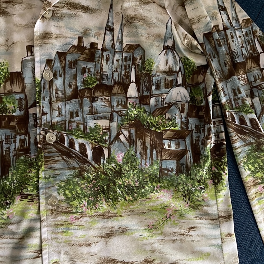 Vintage St Germain shirt with European city scape design Rare Find⭐️ - Picture 5 of 9